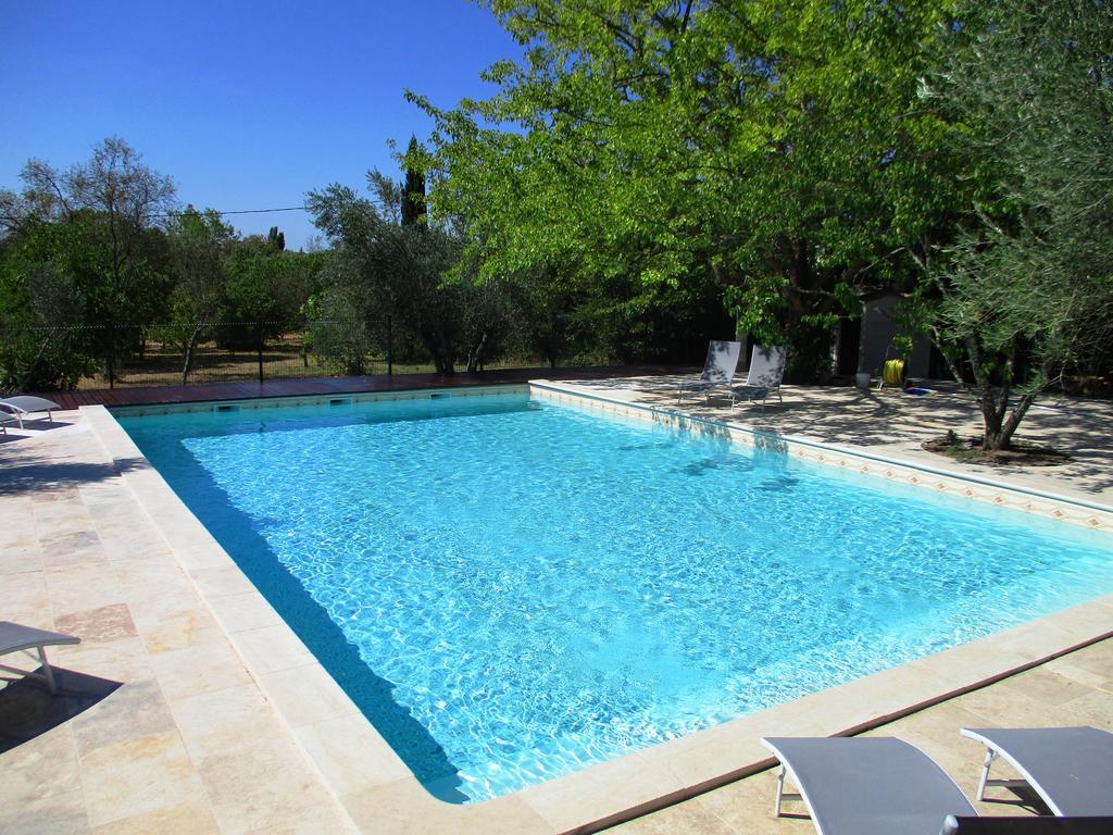 Le Mas Des Lilas Uzes Ngoại thất bức ảnh