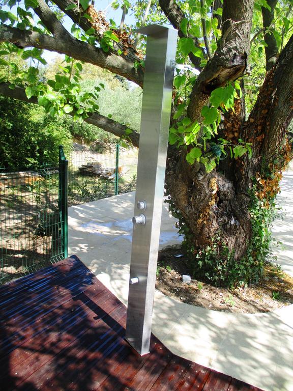 Le Mas Des Lilas Uzes Ngoại thất bức ảnh
