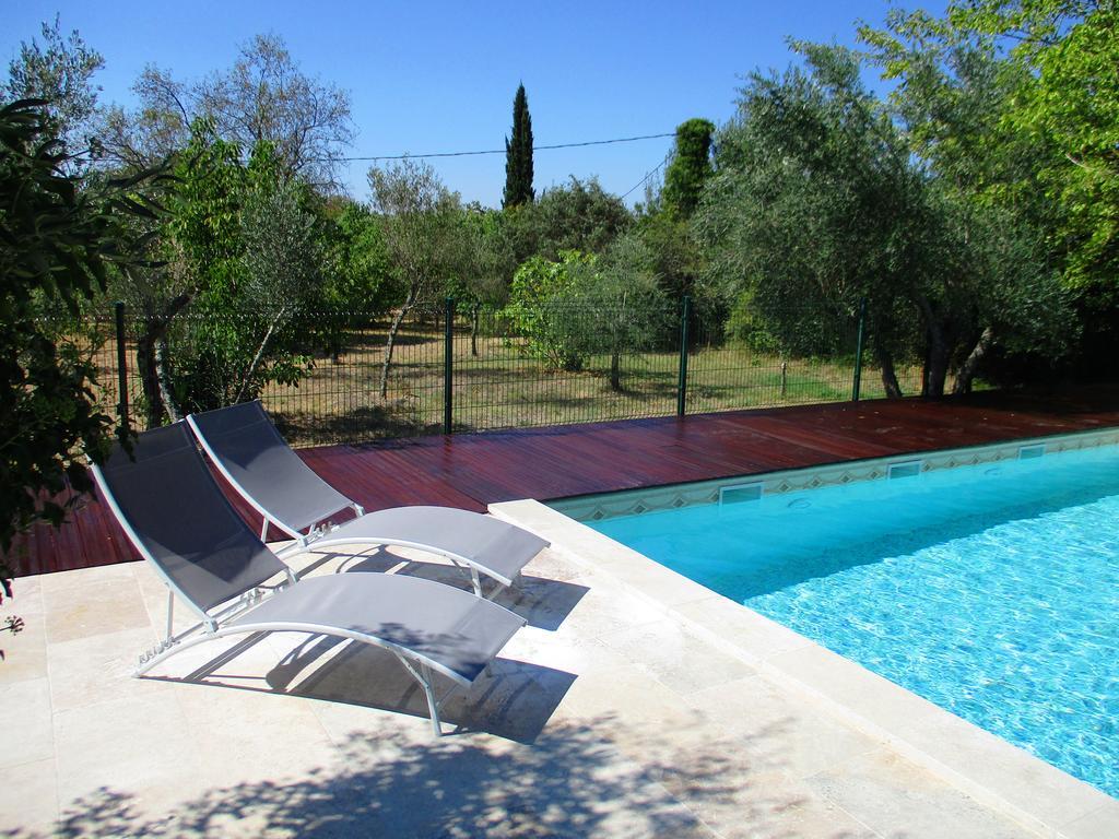 Le Mas Des Lilas Uzes Ngoại thất bức ảnh