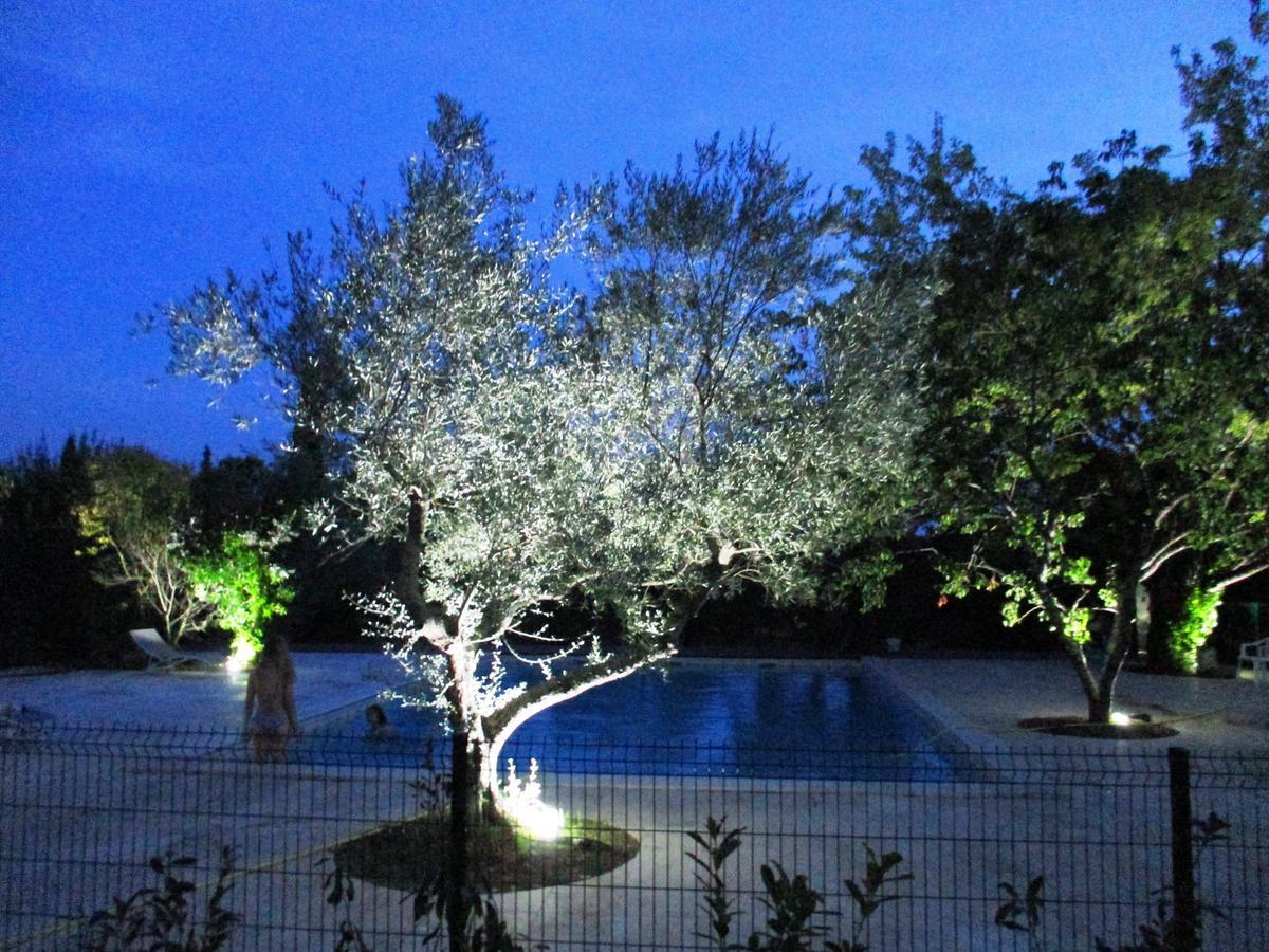 Le Mas Des Lilas Uzes Ngoại thất bức ảnh
