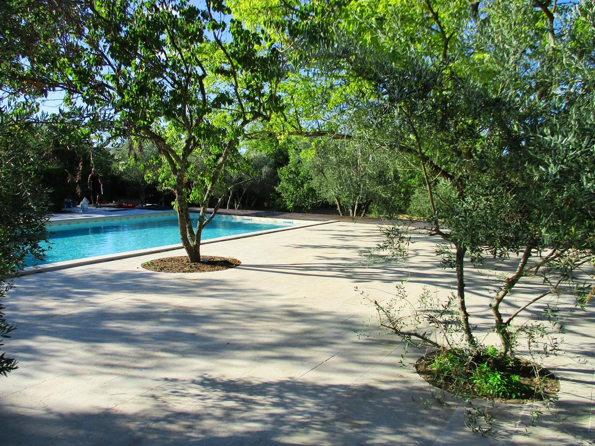 Le Mas Des Lilas Uzes Ngoại thất bức ảnh